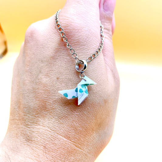 Charm Pajarita HOJITAS